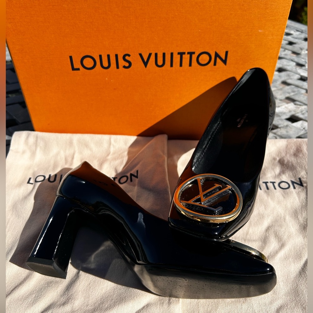 Louis Vuitton Black Patent Leather Madeleine Block Heel Pumps